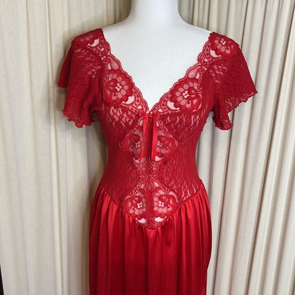 70’S VINTAGE- GORGEOUS RED SLIP GOWN LACE DRESS - Picture 3 of 11